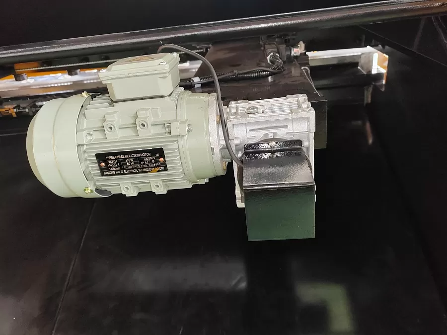Гильотина гидравлическая Stalex HSB 2500x10